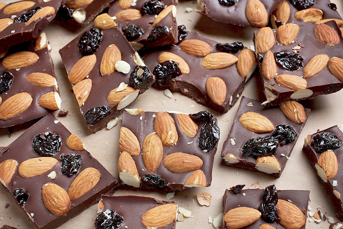 Almond шоколад