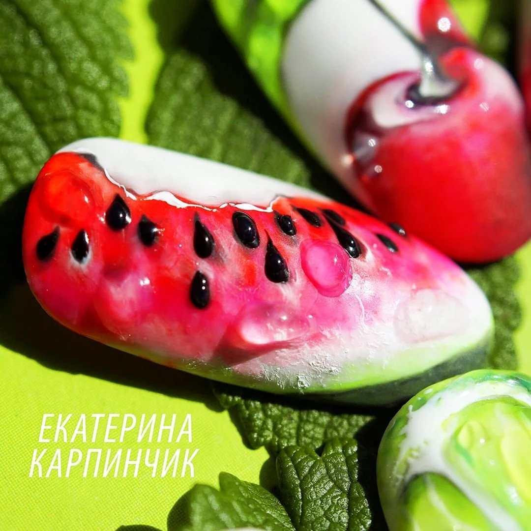 Экзотические фрукты на ногтях
