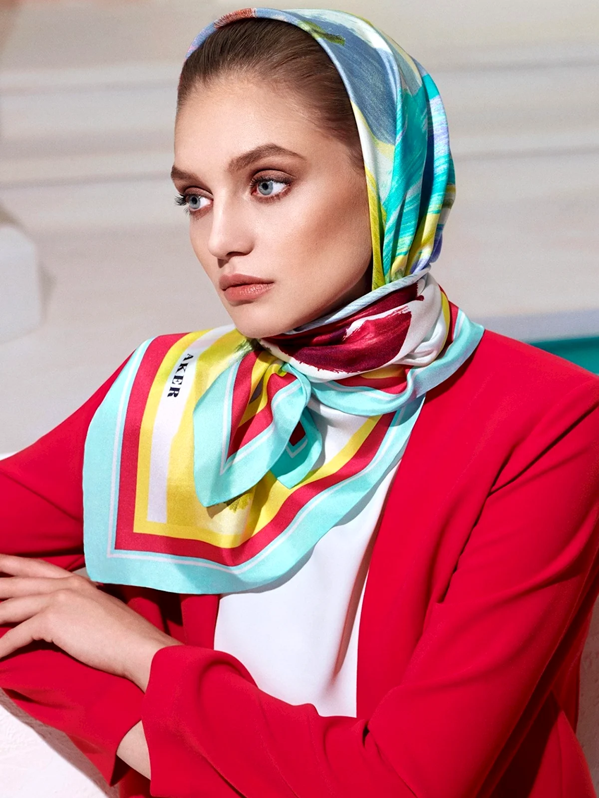 Грейс Келли в платке