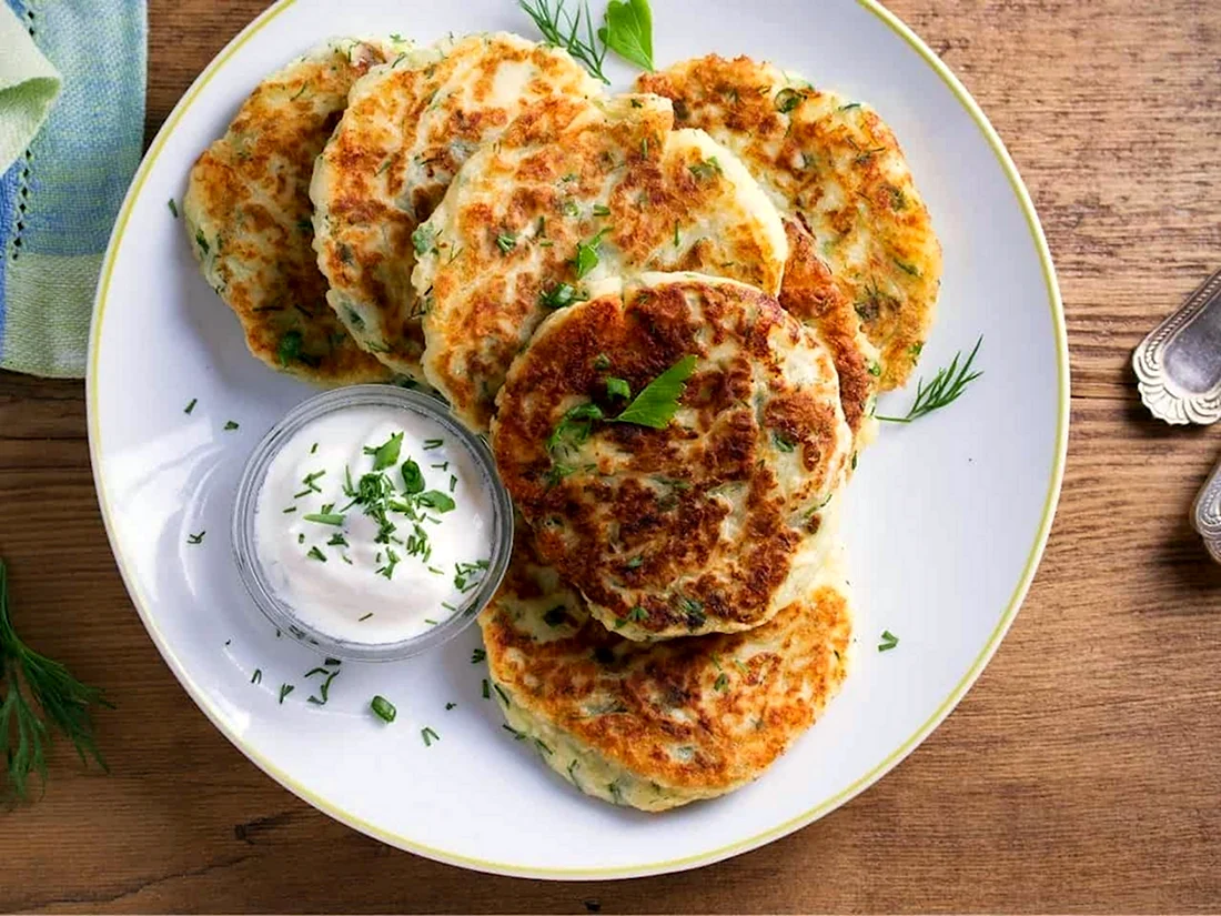 Капустные оладьи с сыром