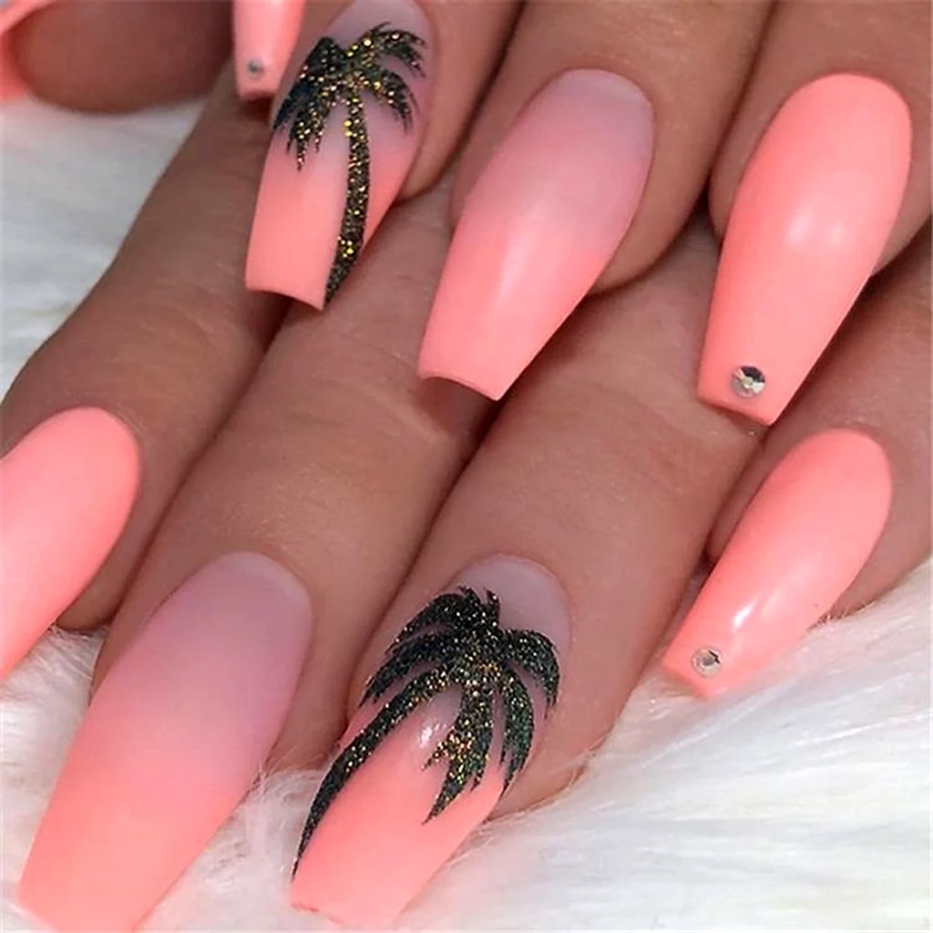 Коралловый маникюр на длинные ногти