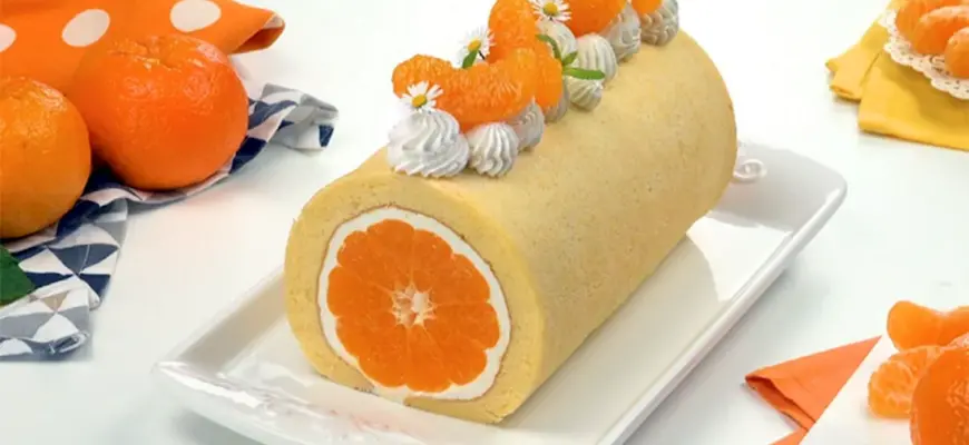 Мандариновый меренговый рулет