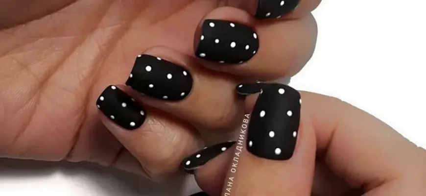 Маникюр черный в горошек