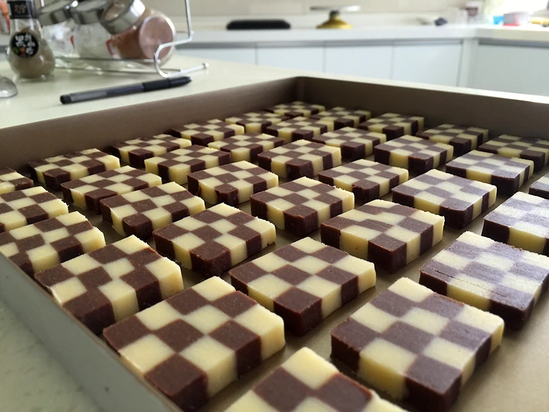 Пирожное шахматное