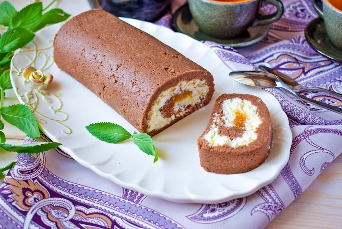 Рулет без выпечки с творогом и печеньем