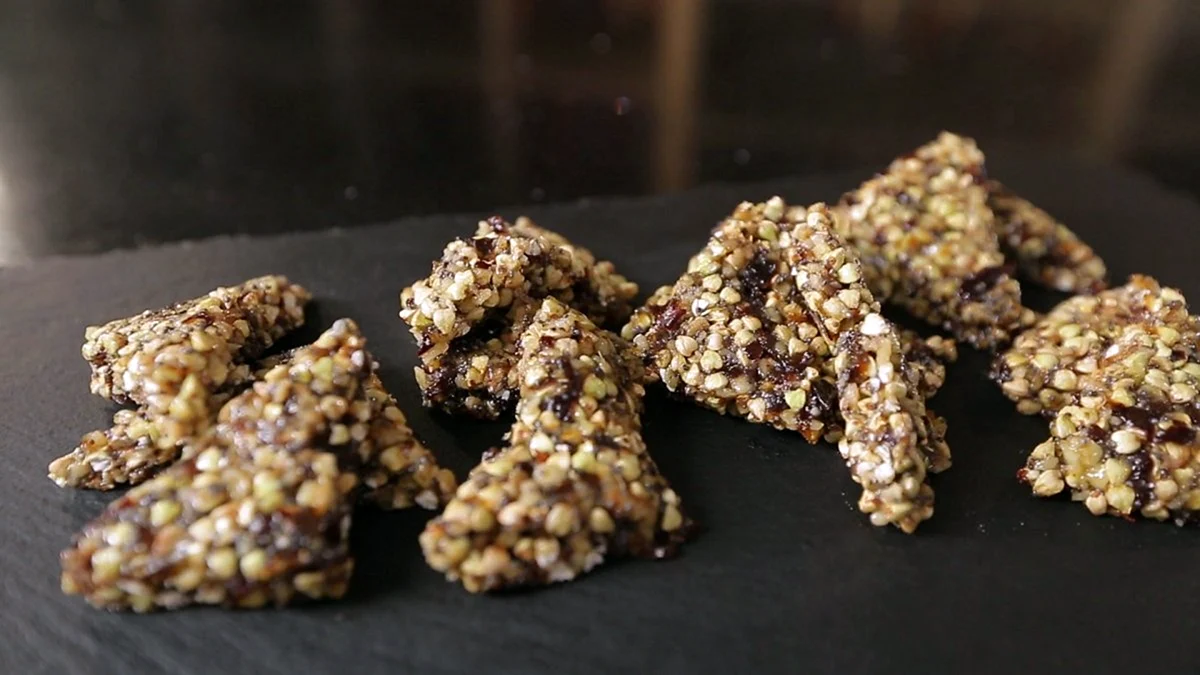 Сухарики из зеленой гречки